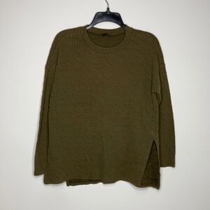 Zara textured top side slits‎ size small